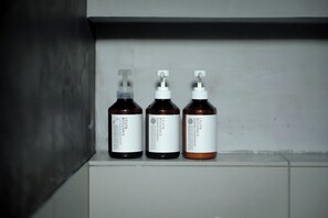 Three bottles of Le&Bea Botanicals on a shelf. - Nozomu House02 (Kyoto)