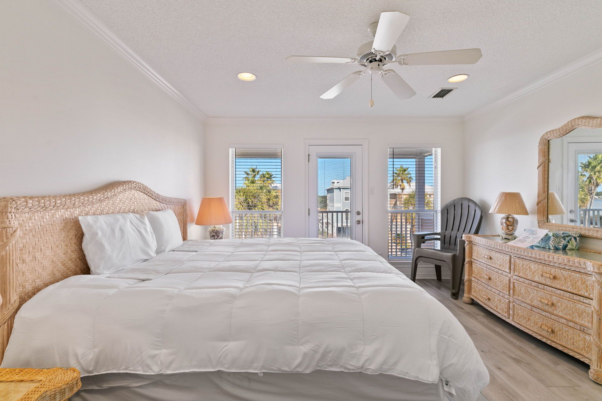 Iron/ironing board, free WiFi, bed sheets