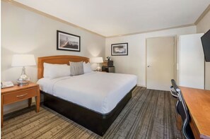 1 bedroom, desk, iron/ironing board, free WiFi - Sure Stay Plus Hotel by Best Western Mountain View, 9 miles from Levi's stadium (Mountain View)