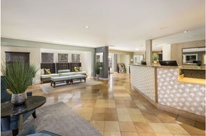 Lobby - Sure Stay Plus Hotel, Mountain View,  a short 15 minute drive to the Big Game (Mountain View)