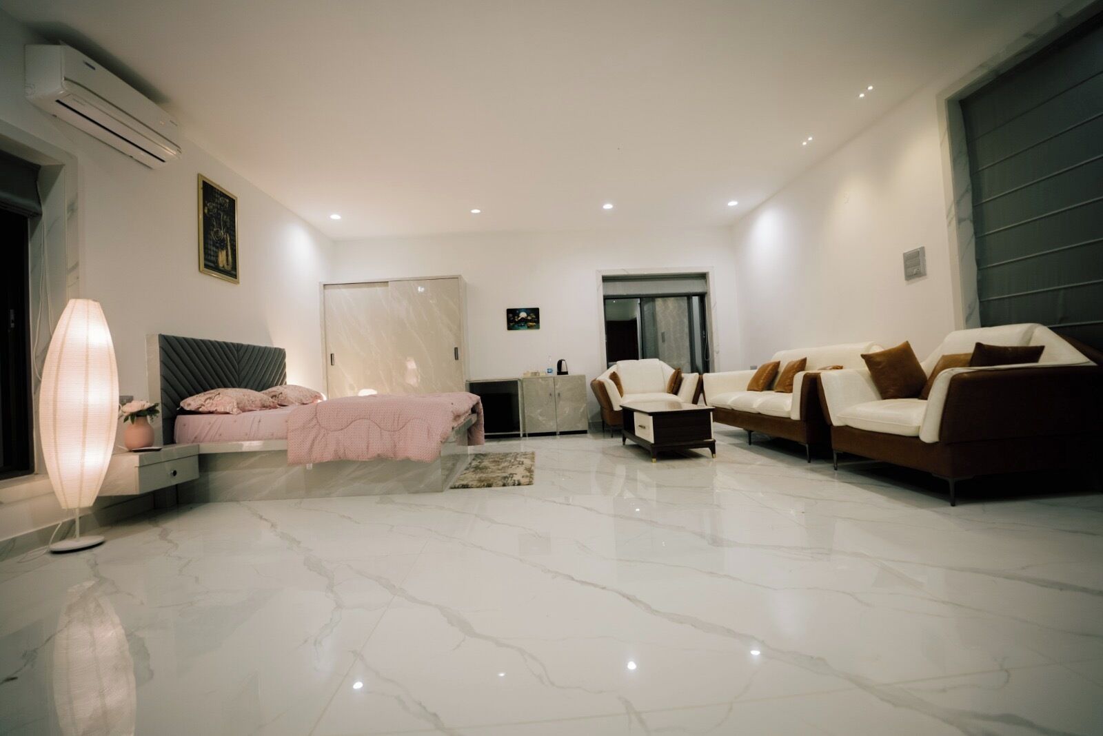 5 Schlafzimmer, Bügeleisen/Bügelbrett, kostenloses WLAN
