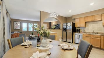 Stuga (3 Bedrooms) | Interiör