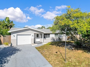House (4 Bedrooms) | Interior - 3485 Floral Drive SE (Largo)