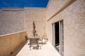Interior - Sweet Town Home on the Island (Lake Havasu City)