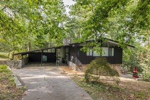 Interior - Pineview Haven (Knoxville)