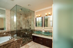 House (4 Bedrooms) | Interior - Luxury Golf Course Retreat on Hogan (Lake Havasu City)