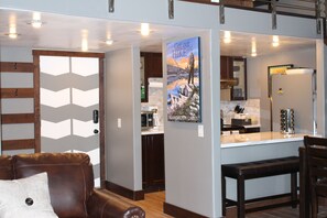 Interior - Mountain Shadows Home Away From Home (Mammoth Lakes)