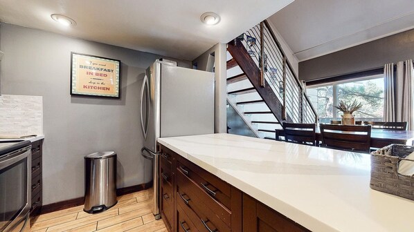 Interior - Mountain Shadows Home Away From Home (Mammoth Lakes)