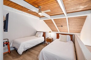 Interior - Maalaea Banyans 411 (Wailuku)