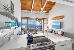 Interior - Maalaea Banyans 411 (Wailuku)
