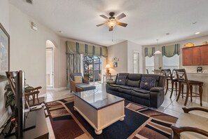 Ev (4 Bedrooms) | İç mekân