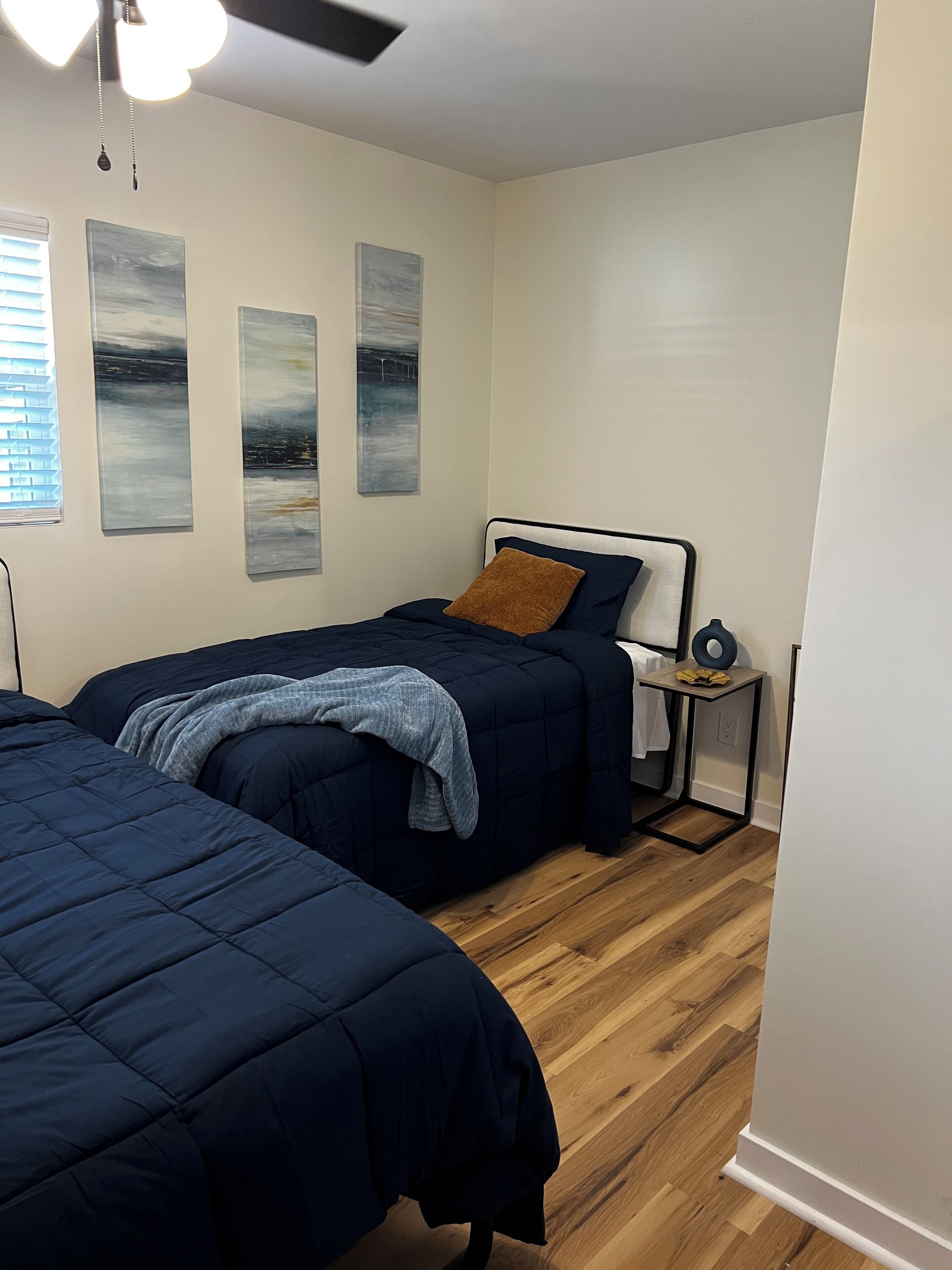 Iron/ironing board, WiFi, bed sheets