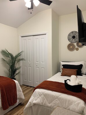 2 bedrooms, iron/ironing board, WiFi, bed sheets