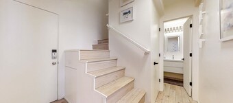 Walk to Canyon Lodge! Ski Back! Modern Space