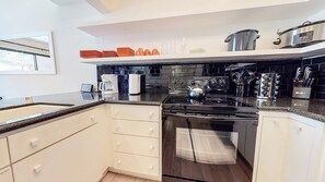 Interior - Walk to Canyon Lodge! Ski Back! Modern Space (Mammoth Lakes)