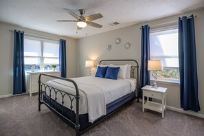 4 bedrooms, iron/ironing board, bed sheets - 941 Pine Manor Family (Marietta)