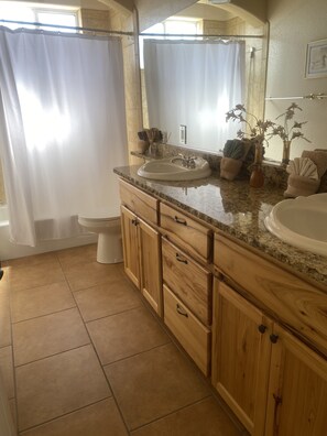 Interior - Shoshone Lower Unit With Lake and Pool Views (Lake Havasu City)