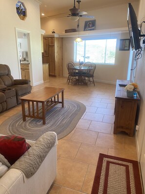 Interior - Shoshone Lower Unit With Lake and Pool Views (Lake Havasu City)