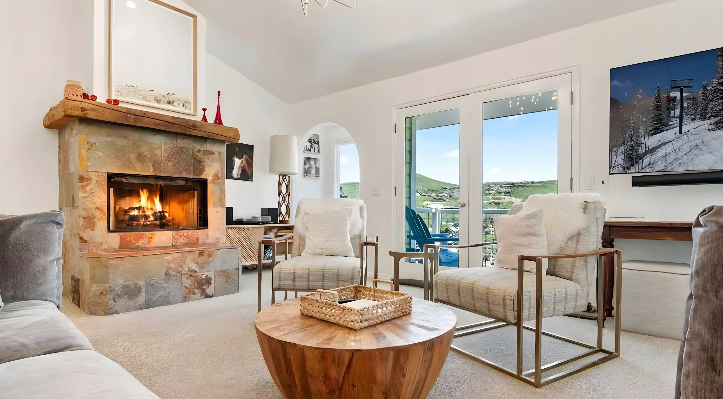 TV, fireplace, offices