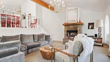 TV, fireplace, offices