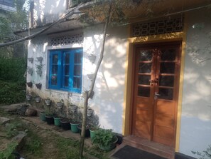 Exterior detail - 2-bedroom bungalow in Refreshing Flower & Herb Garden for a relaxing stay. (Ella)