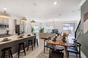 Dining - 4184pd · 20% OFF Weekly Stay/ 5br/free Water Park (Kissimmee)