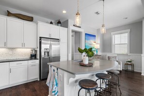 Fridge, microwave, oven, stovetop - Barefootin' | Golf Cart, Bikes, Pond Views in NatureWalk (Santa Rosa Beach)