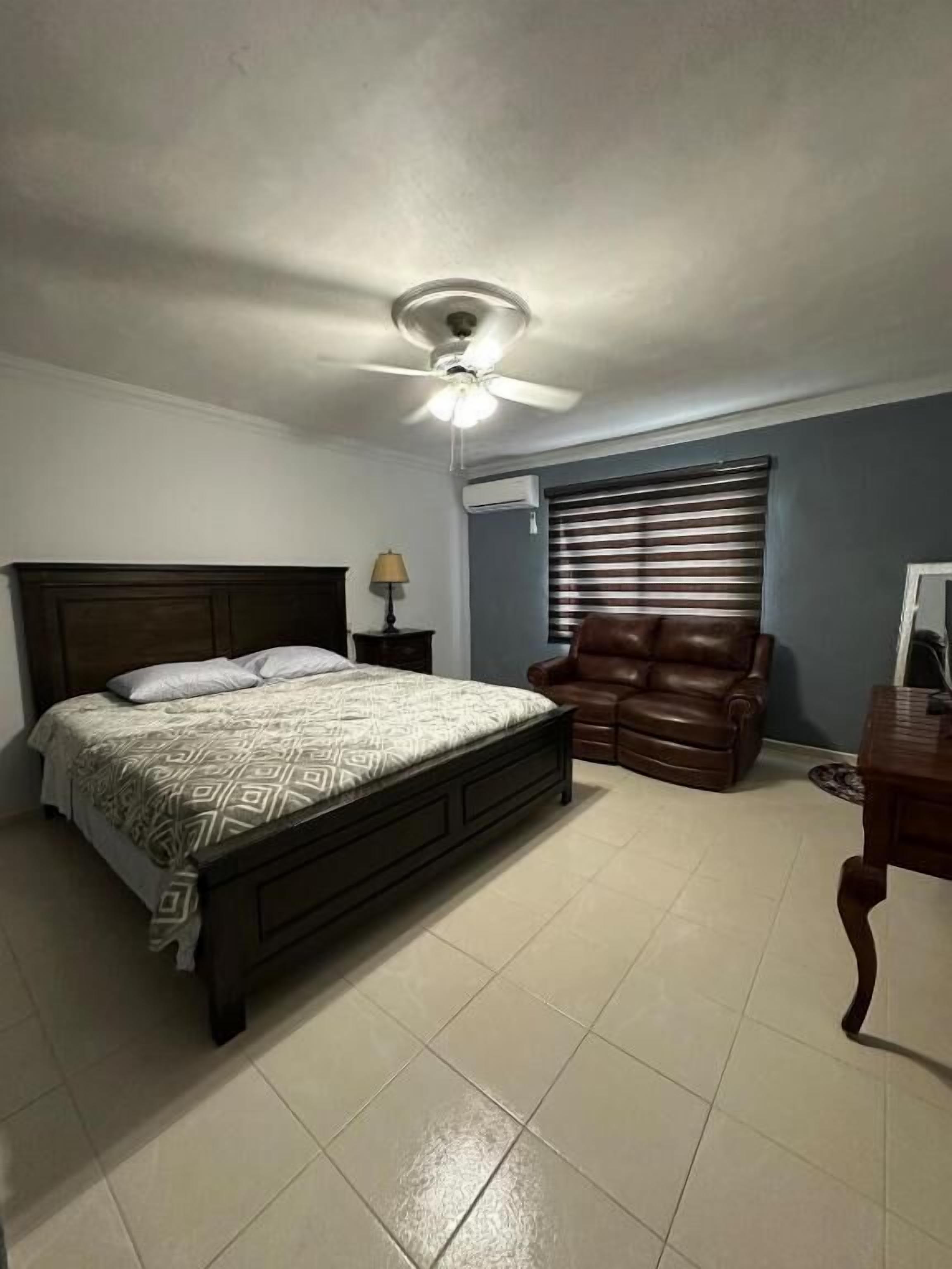 Cortinas opacas y sistema de insonorización