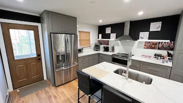 Microonde, forno, piano cottura, lavastoviglie