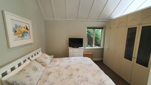 1 chambre, fer et planche à repasser, accès Internet, draps fournis