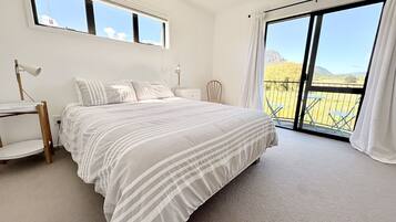 Silitysrauta/-lauta, Wi-Fi, vuodevaatteet