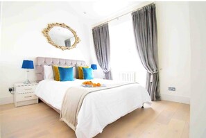 1 bedroom, iron/ironing board, free WiFi, bed sheets - Notting Hill luxury 1 bedroom apartment + balcony. (London)