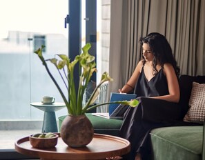 Premium-Stadtwohnung, 3 Schlafzimmer, Nichtraucher, eigener Pool | Blick auf die Straße