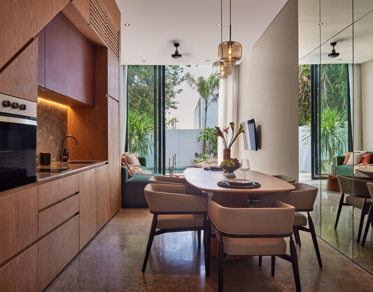 Premium Townhome, 3 Bedrooms, Non Smoking, Private Pool | Dining