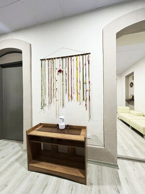 Interior - New Apt+Work Area+Private Terrace+WiFi+Tv (Quito)