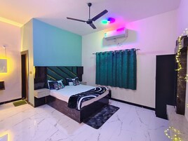 Deluxe Double or Twin Room, City View