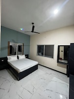 Comfort Double or Twin Room, City View | Desk, laptop workspace, WiFi (free)