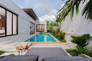 Pool - Discover a private pool villa designed for comfortable long-term living. (Tambon Rawai)