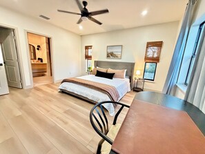 3 bedrooms, desk, iron/ironing board, free WiFi - Light House – Coastal Retreat near Boca Grande (Port Charlotte)