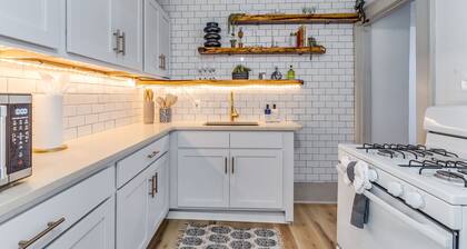 Balcony View in Delano - Travel Nurse Oasis W/ W&D