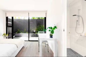 Desk, WiFi - Lux 3Bed House, Rooftop BBQ & Parking - near beach (St Kilda)