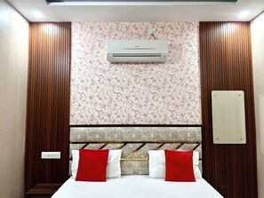 Deluxe Double Room | Free WiFi - Paradise Inn Hotel & Party Hall (Talwandi Sabo)