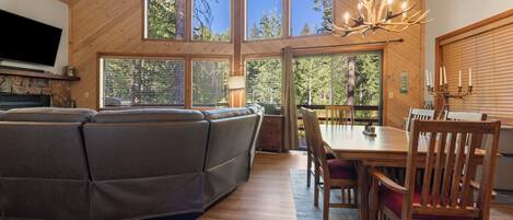 Smart TV, fireplace, stereo