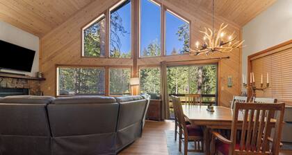 Little Meadow Cabin - 2BR Rustic Secluded Cozy Retreat - Sleeps 6 + Full Kitchen
