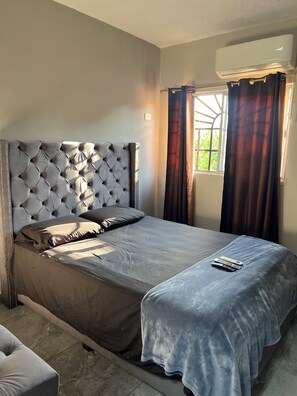 3 soverom, strykejern/-brett, wi-fi (inkludert) og sengetøy