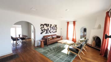 智能電視、書籍