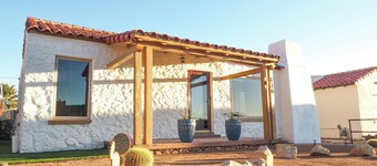 Heart of Kern - w/ fast wifi 609Mbps - Full Kitchen - Child Safe - Pets Ok -