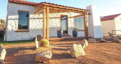 Heart of Kern - w/ fast wifi 609Mbps - Full Kitchen - Child Safe - Pets Ok -