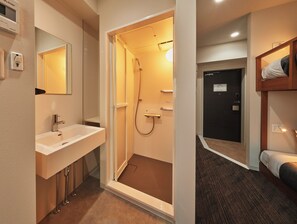 Studio | Bathroom | Shower, free toiletries, hair dryer, towels - Moat Inside Tenjin (Fukuoka)
