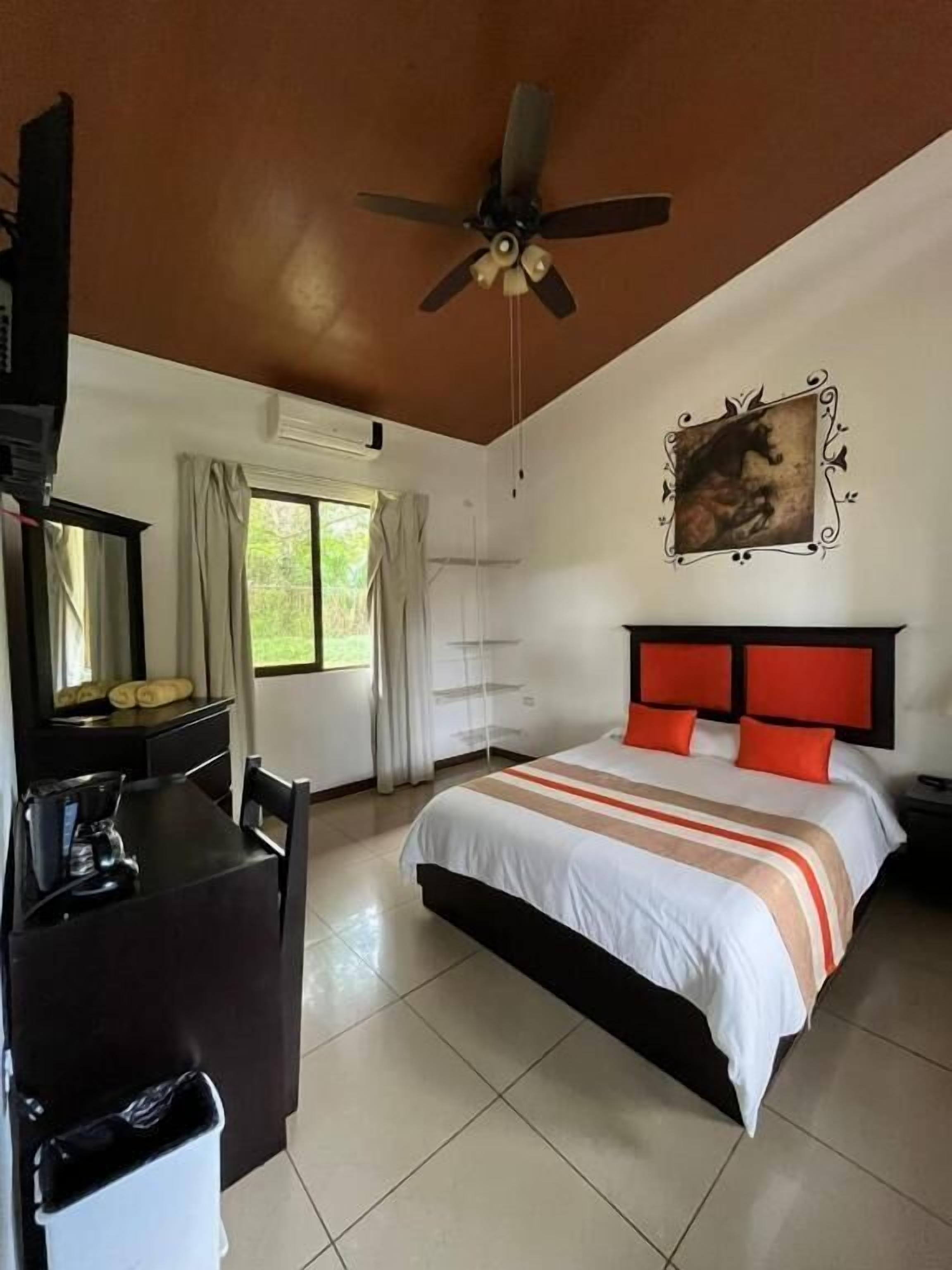 Double Room | Desk, free WiFi